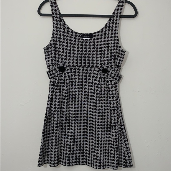 Fleurish Dresses & Skirts - Houndstooth Plaid mini dress/tunic